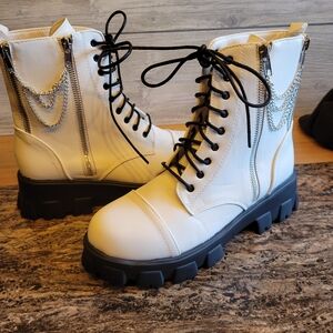 Brand New, Never Worn Women's White Combat Boots with Chains Size 9